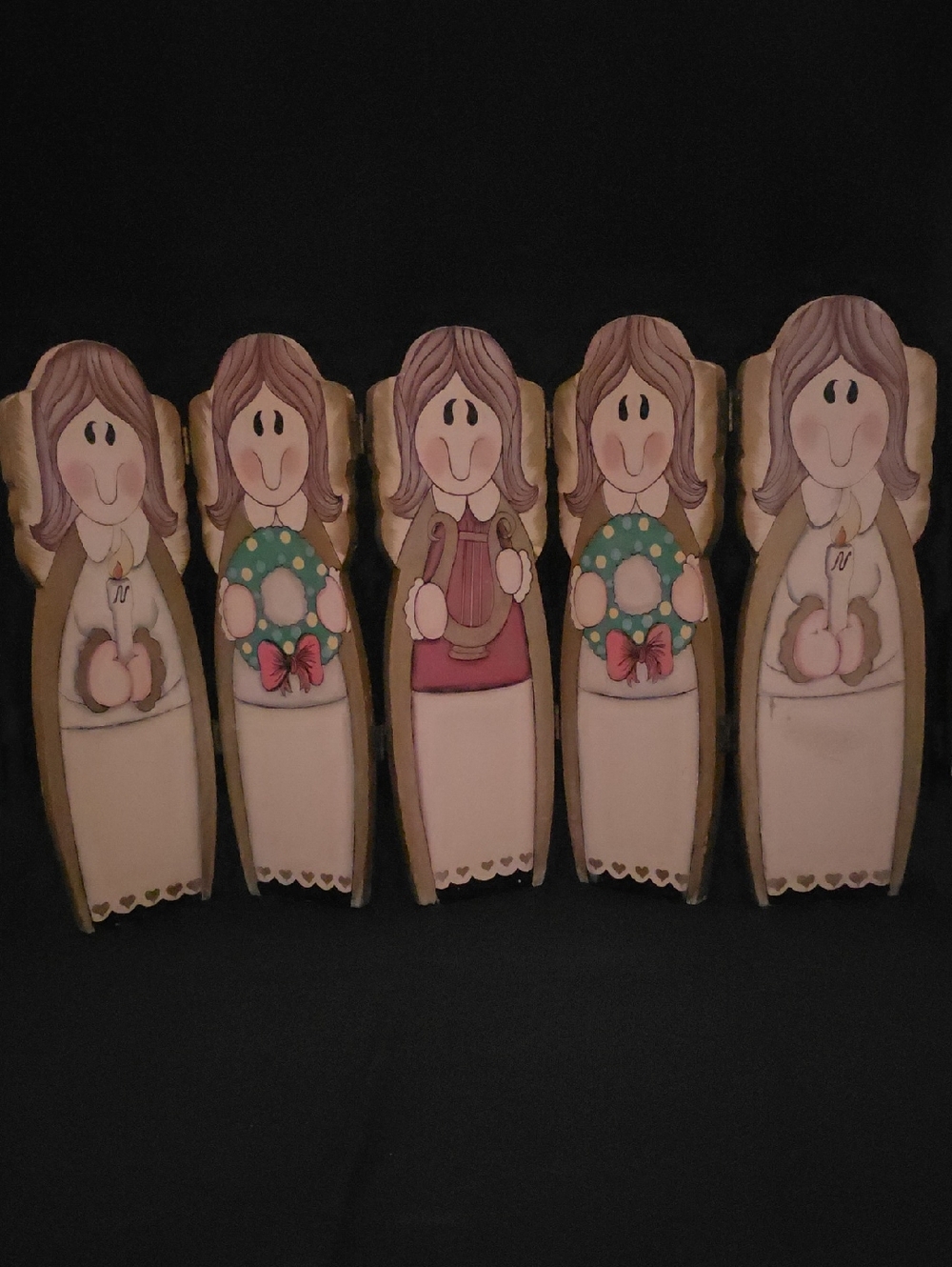 Handpainted Wooden Angel Set - Pastel Holiday Wreaths